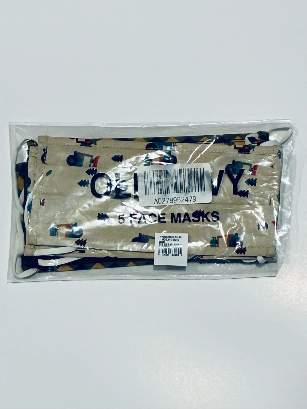 NWT Face Masks, Non-medical, Old Navy, Package of 5 Prints